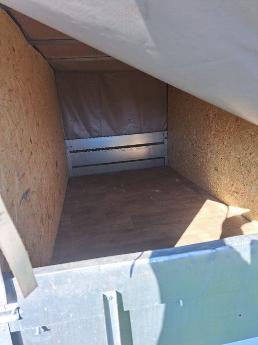 Продам прицеп все работает горит