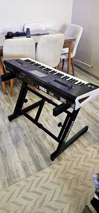 Korg Pa4x в добро състояние и бонуси към цената може да ме потърсите и на личния ми Facebook Христо Чакъров