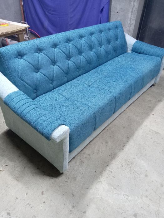 Реставрация и перетяжка старый мягкий мебели