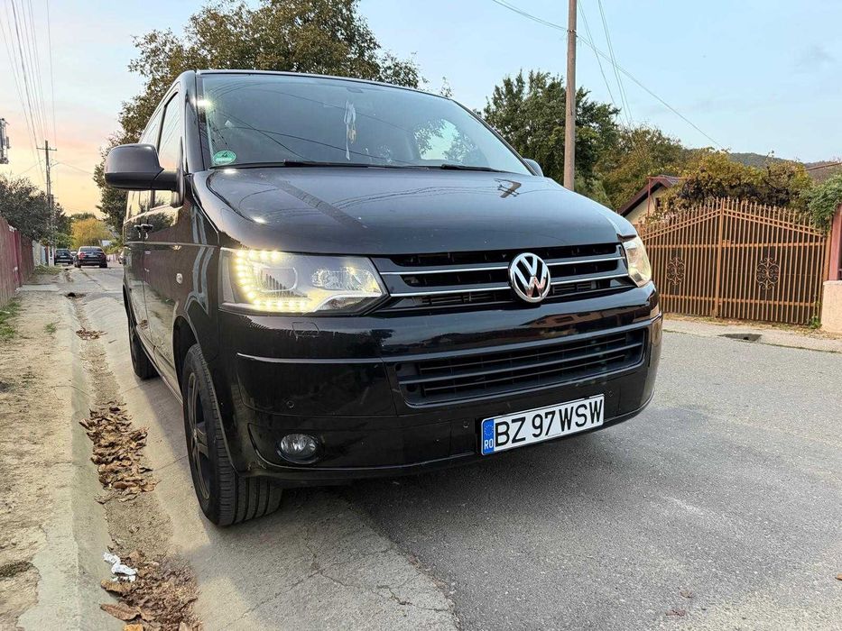 VOLKSWAGEN Caravelle