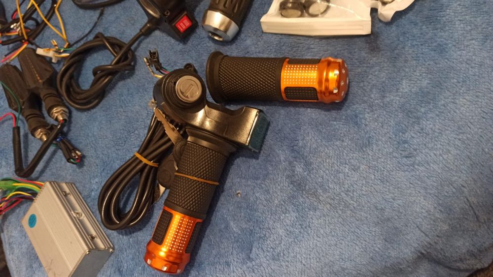 Proiectoare electrice atac moto