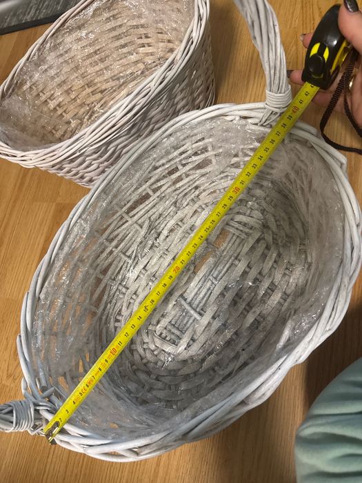 Бели кошници за специални поводи