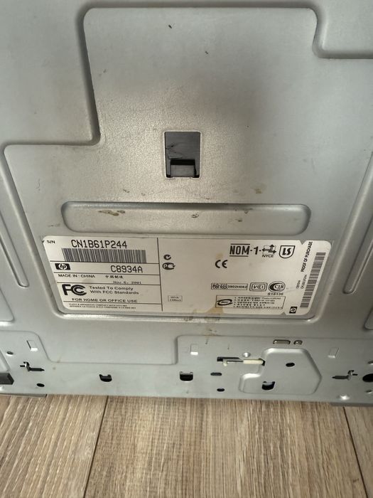 Продам цветной принтер б/у  hp