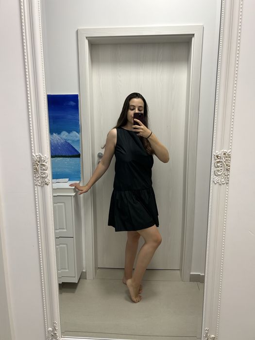 Rochie neagra cu reflexe verde inchis