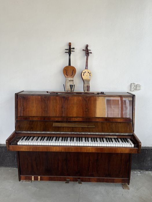 Пианино и кобыз