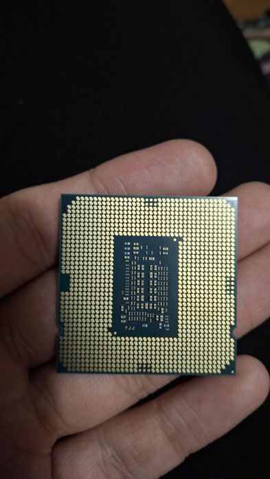 Процессор i3 10105f