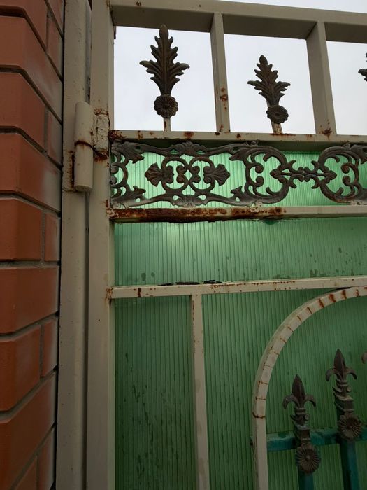 Продаю Металлические Ворота и Дверь