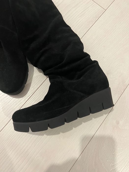 Cizme inalte piele intoarsa