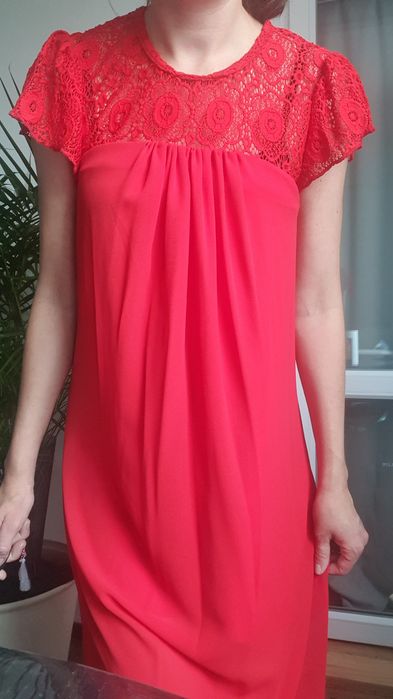 Rochie rosie eveniment