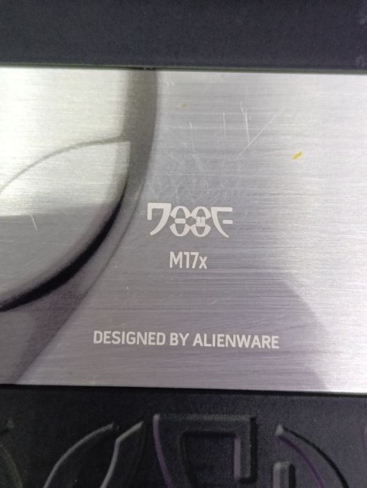 Laptop de colecție impecabil Dell alienware 17 inch model m17x