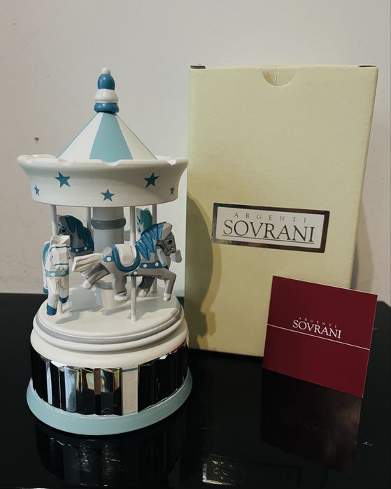 Дървена музикална кутия сребро