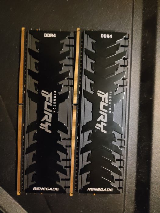 Vand rami kingston renegade 32gb 2 x 16gb 3600 mghz