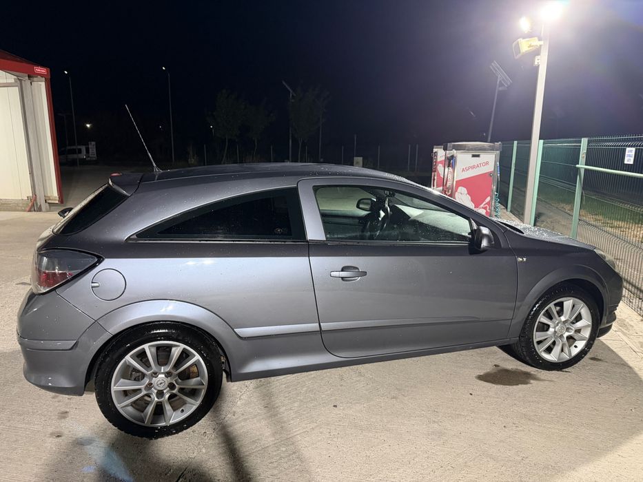 Opel Astra H GTC 2006
