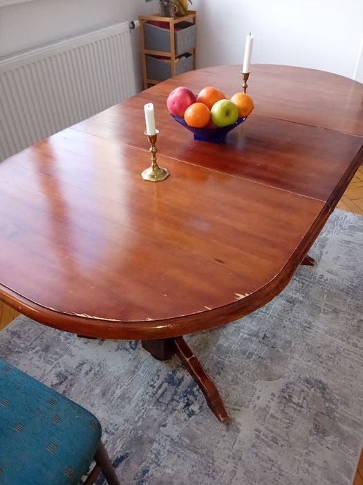 Трапезна маса от естествено дърво