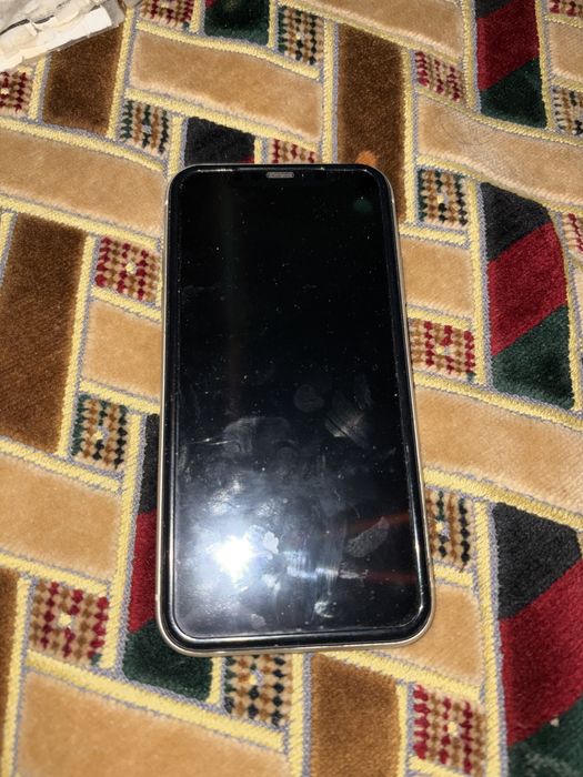 Айфон 11 пролается