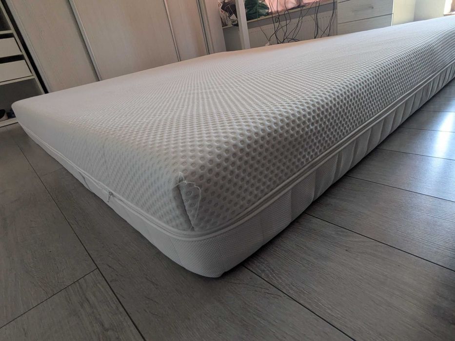 Saltea aproape noua, de spuma, Ikea AKREHAMN, 180x200, ferma