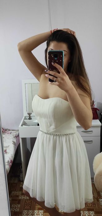 Бяла официална рокля, подходяща за повод/подпис LAONA