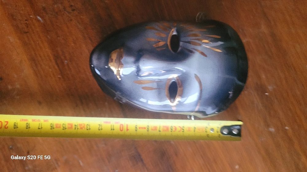 Порцеланова ръчно рисувана маска  за стена