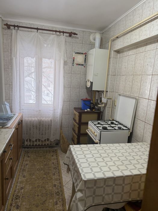 Vand apartament 3 camere decomandat sud  etaj 2 /4 zona sud P2