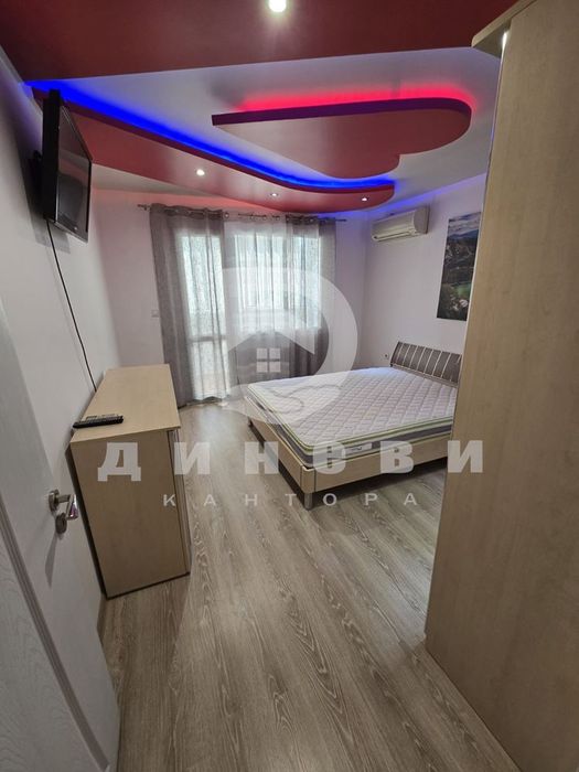 Продава тристаен апартамент до Мол Галерия