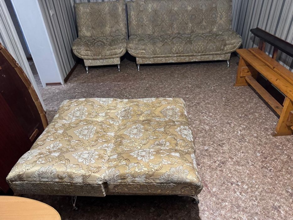Продается диван и кресла