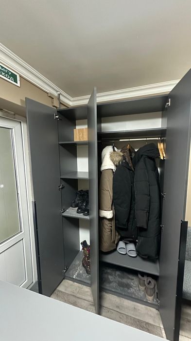 Шкаф распашной для одежды