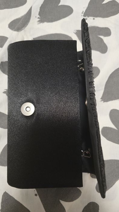 Сатенена клъч чанта