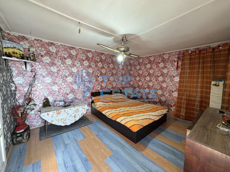 Къща в близост до центъра на село Правда, област Велико Търново