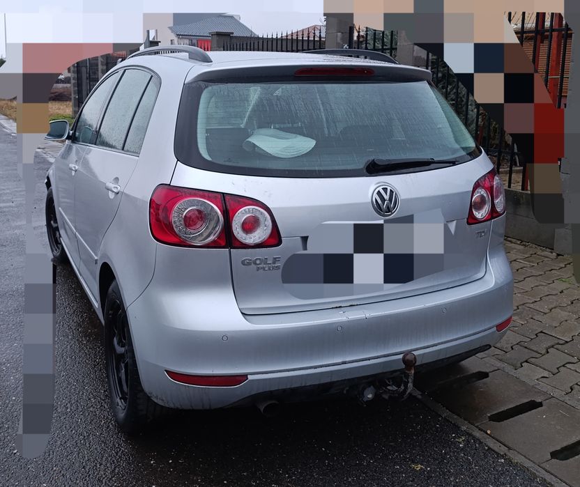 Vând Golf plus pentru piese