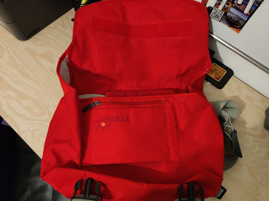 Geanta pentru Laptop marca Golla, cu 2 buzunare mari, impecabila