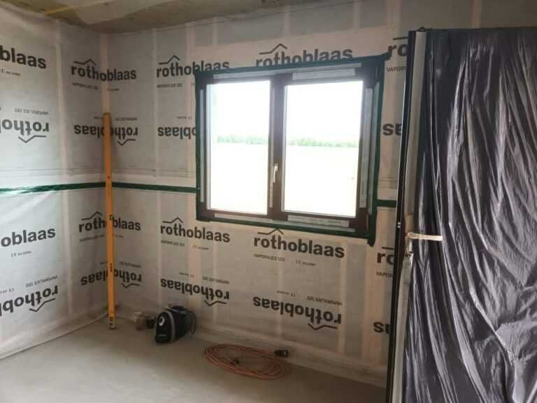 Casa modulara pe structura metalica si panou sandwich termoizolant