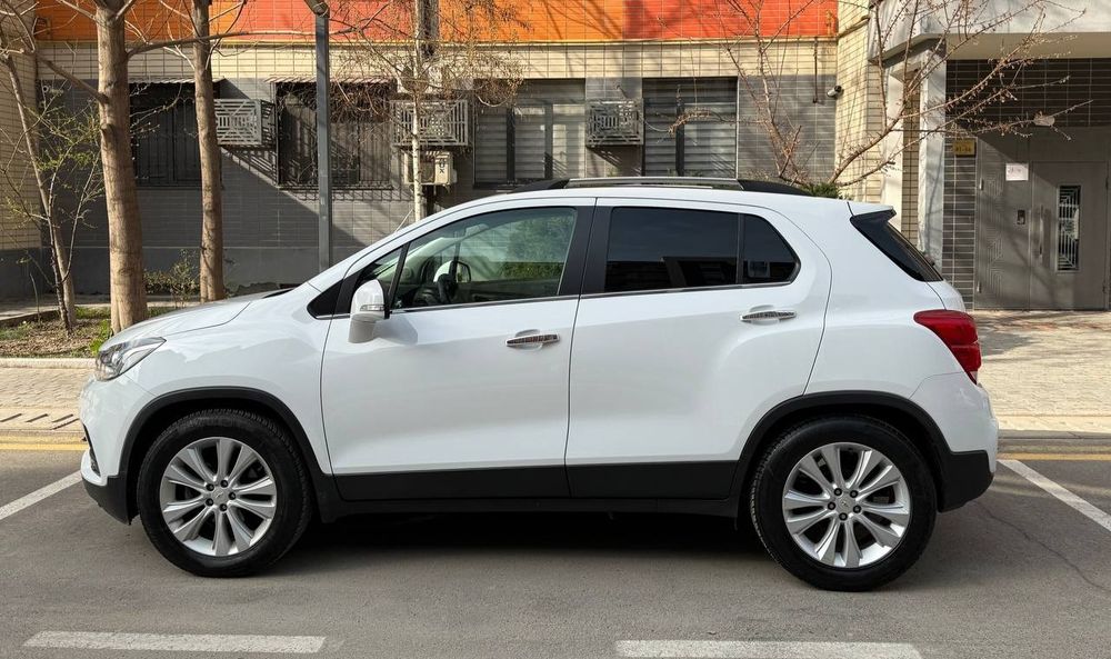 Автомобиль Tracker 1