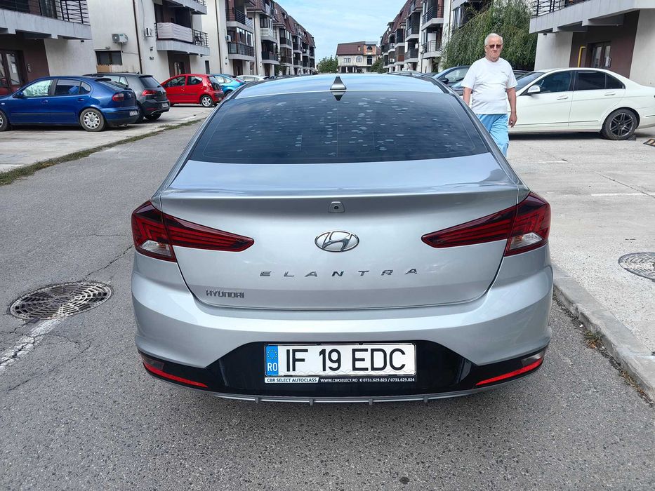 HYUNDAI Elantra 2020 — imagine 3