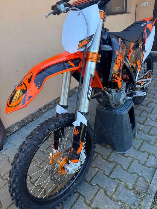 Vând KTM SX-F 250 4t, an 2013, motocross în stare foarte bună de funcționare.