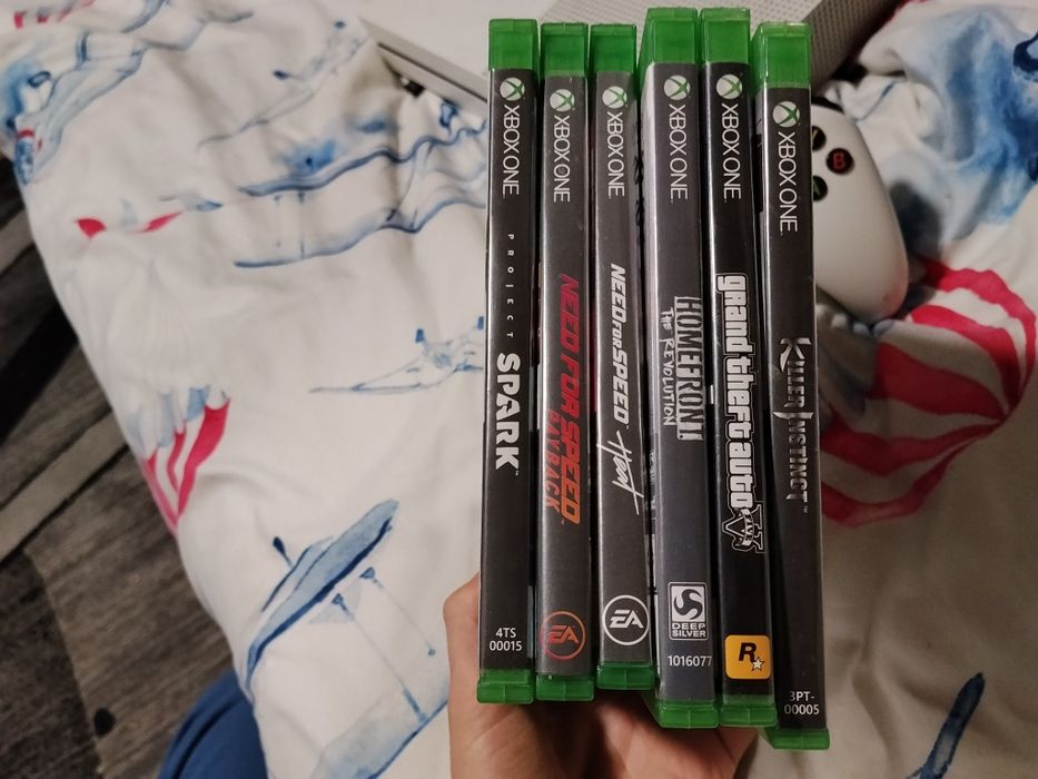 Xbox one S + 6 jocuri