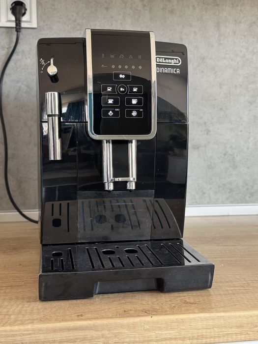 Кафеавтомат Delonghi Dinamica