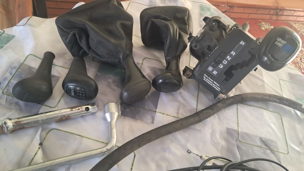 Мерс.124 Консольи салона.