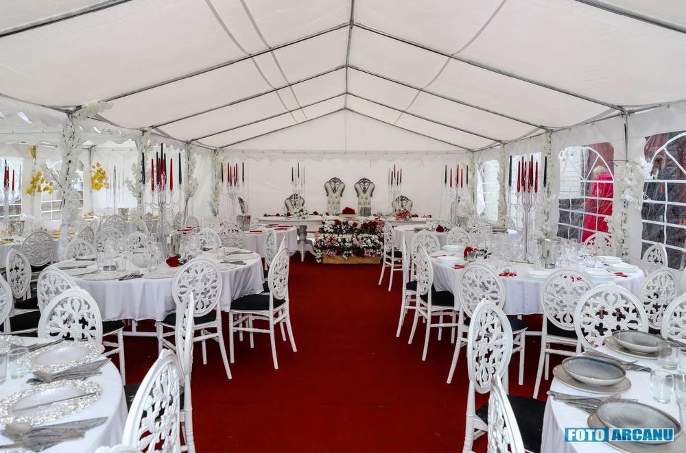 Corturi  Mese Scaune Vesela pentru orice fel de eveniment