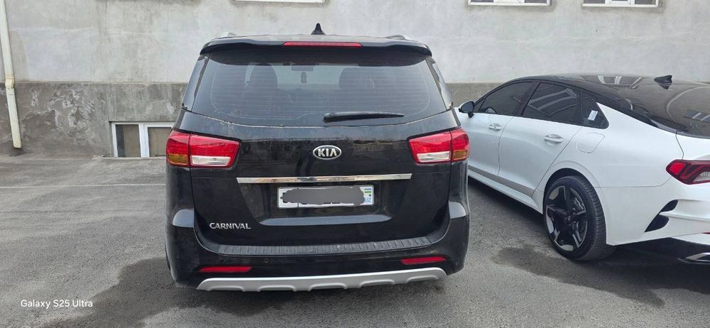 Kia carnival sotiladi