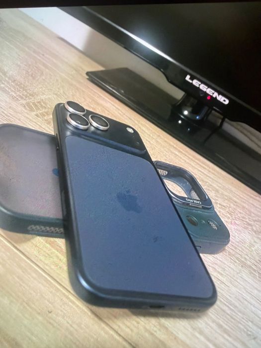 Vând iPhone 17 pro Max