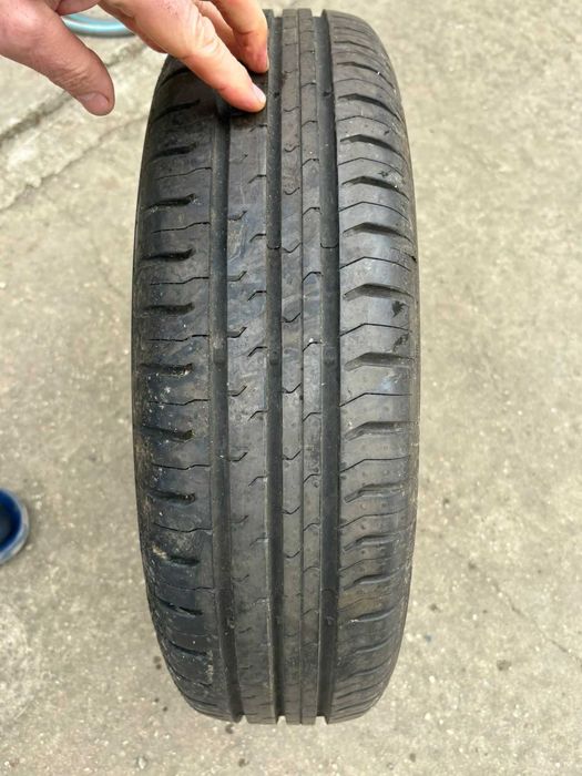 Vând 4 anvelope de vara Continental, dimensiune 165/70 R14.