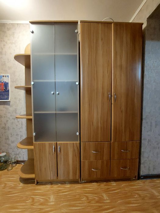Пррдается шкаф для прихожей 30000тг