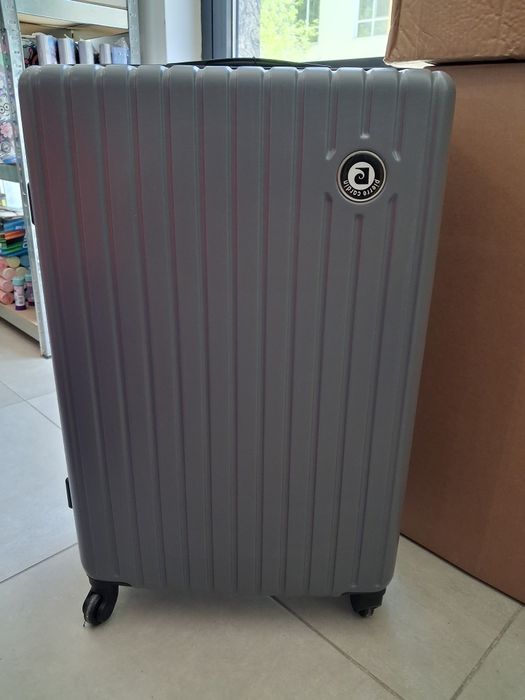 Голям куфар -сив