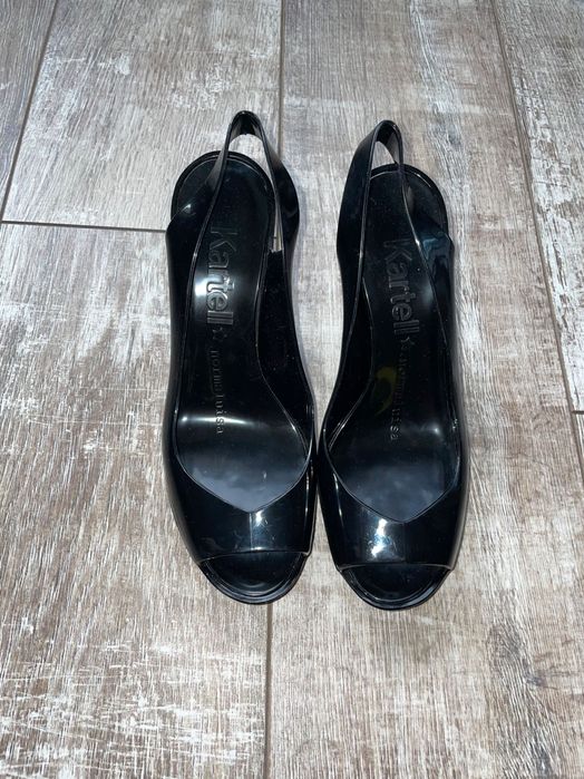 Нови черни силиконови сандали на платформа 40 номер Kartell