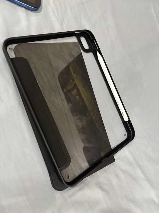 Продам из за срочность Ipad 10,9