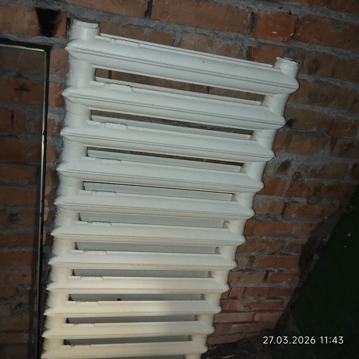 Продам чугунную батарею.