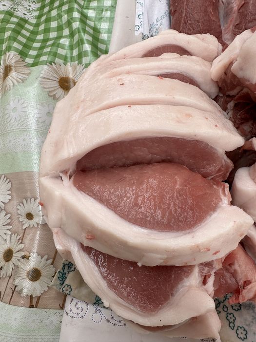 Мясо свинины домашнее по 1700