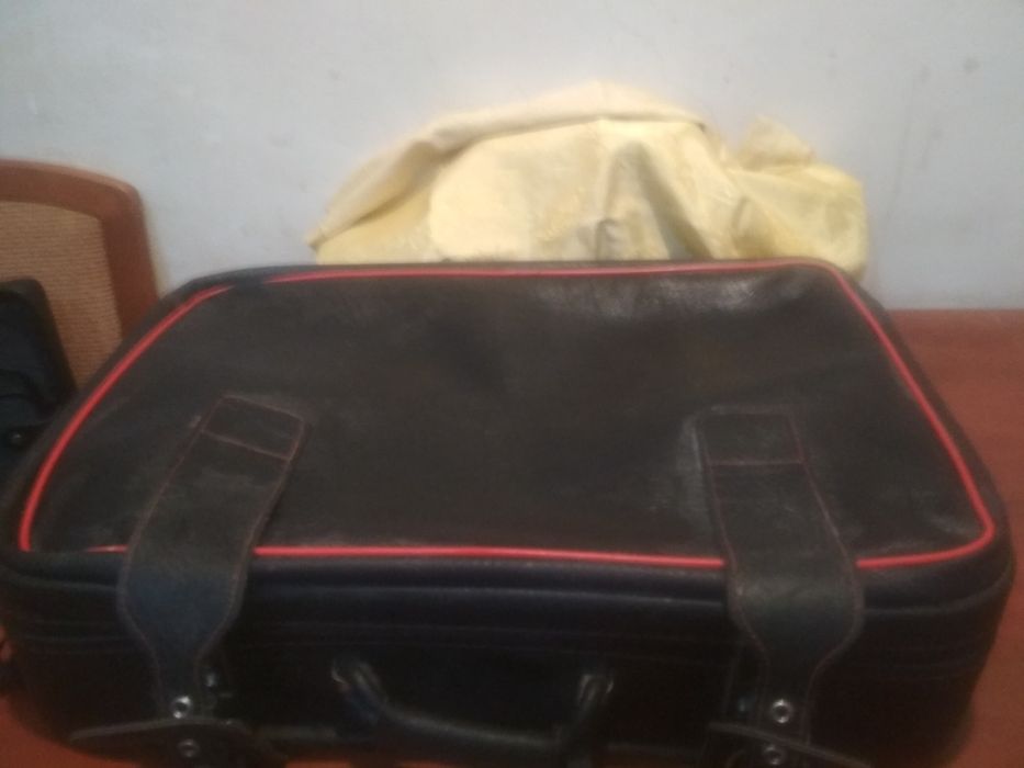 Продам чемодан кейс и держатель для груза