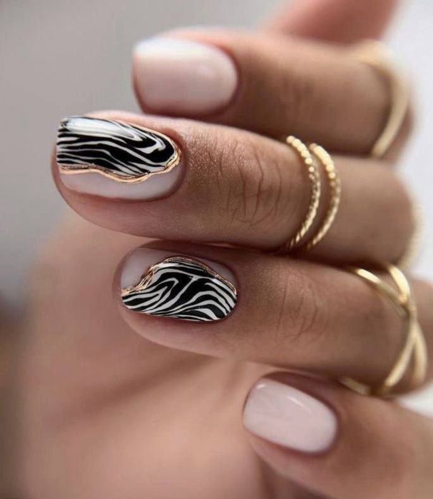 Обучение маникюру и наращиванию.