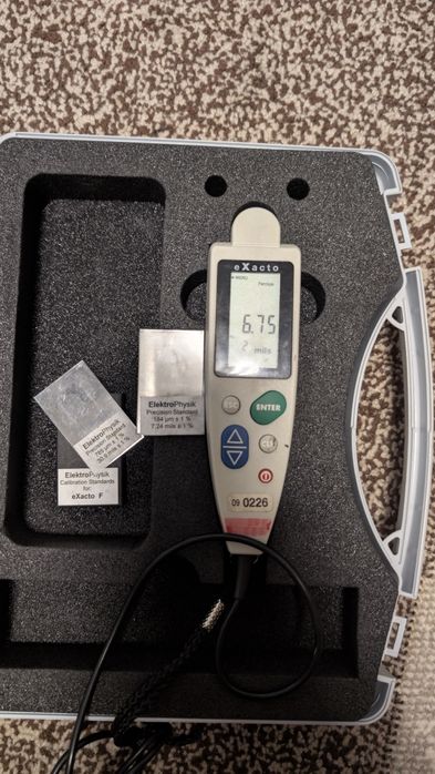 Aparat de măsurat vopseaua de pe metal